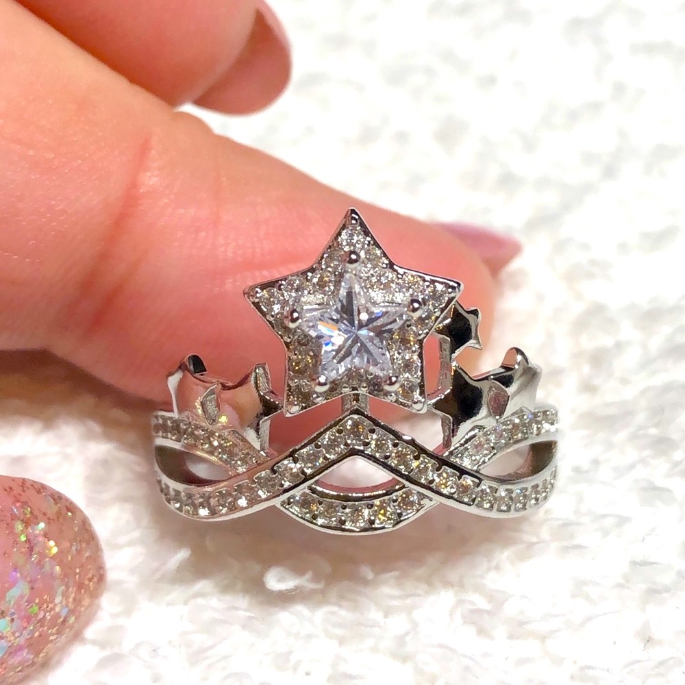 💍⭐️WOW! This is a real one of a kind ring-like Wonder Woman/crown-925 Stamped